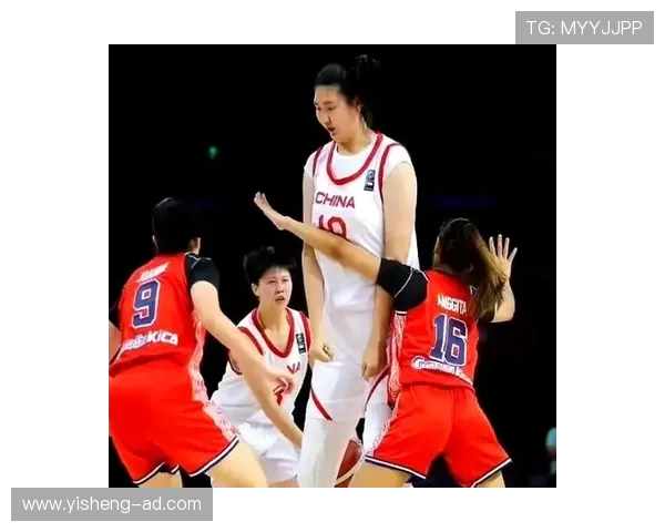 中国女篮失误连连 三分手感告急